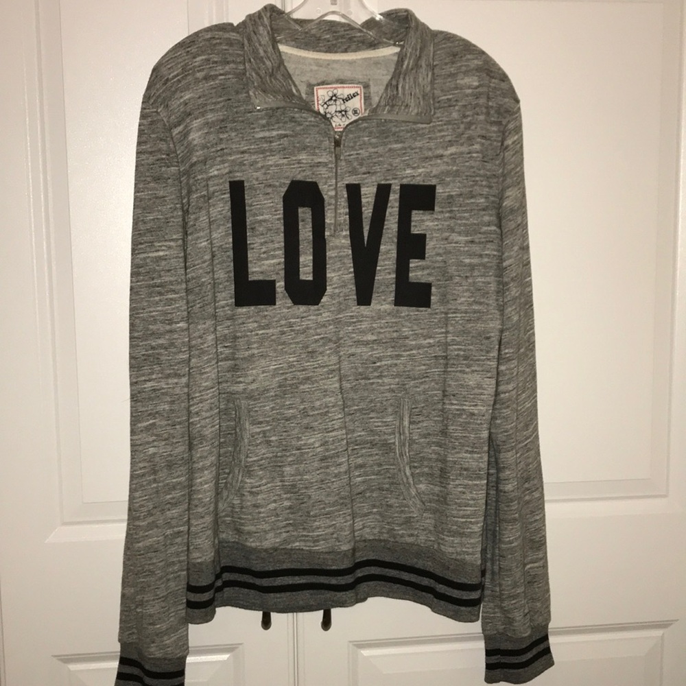 🖤 3/4 zip “Love” pull over